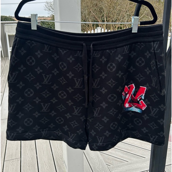 🦁 Louis Vuitton LV Monogram Graffiti Shorts - Picture 1 of 8